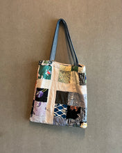 Load image into Gallery viewer, Quilted Tote